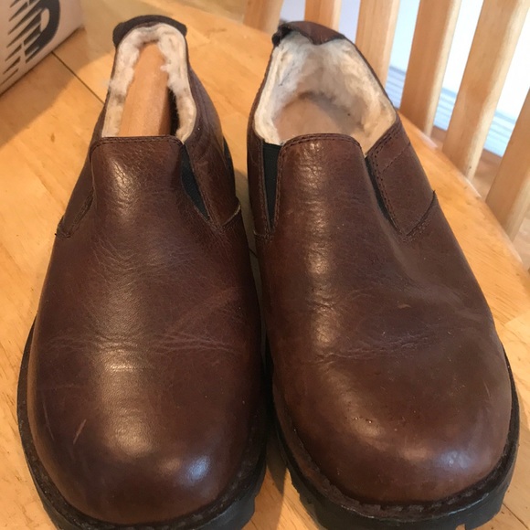 Ugg shoes - Picture 2 of 4